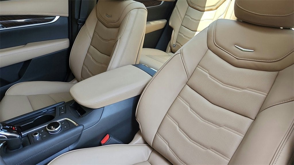 2025 Cadillac XT6 Sport