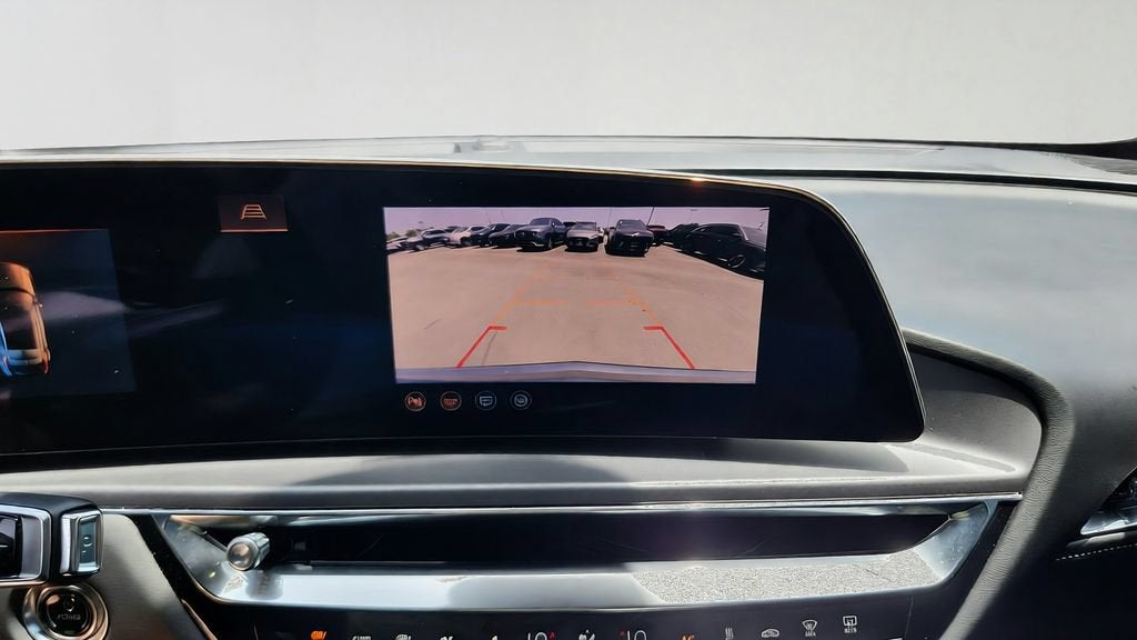 2024 Cadillac LYRIQ Tech