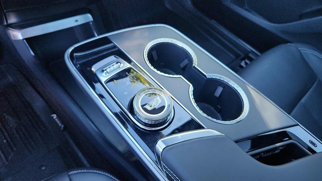 2025 Cadillac LYRIQ Luxury 1