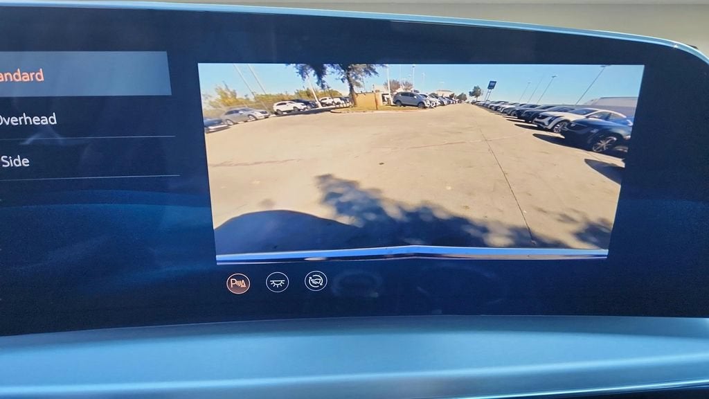 2025 Cadillac LYRIQ Luxury 1