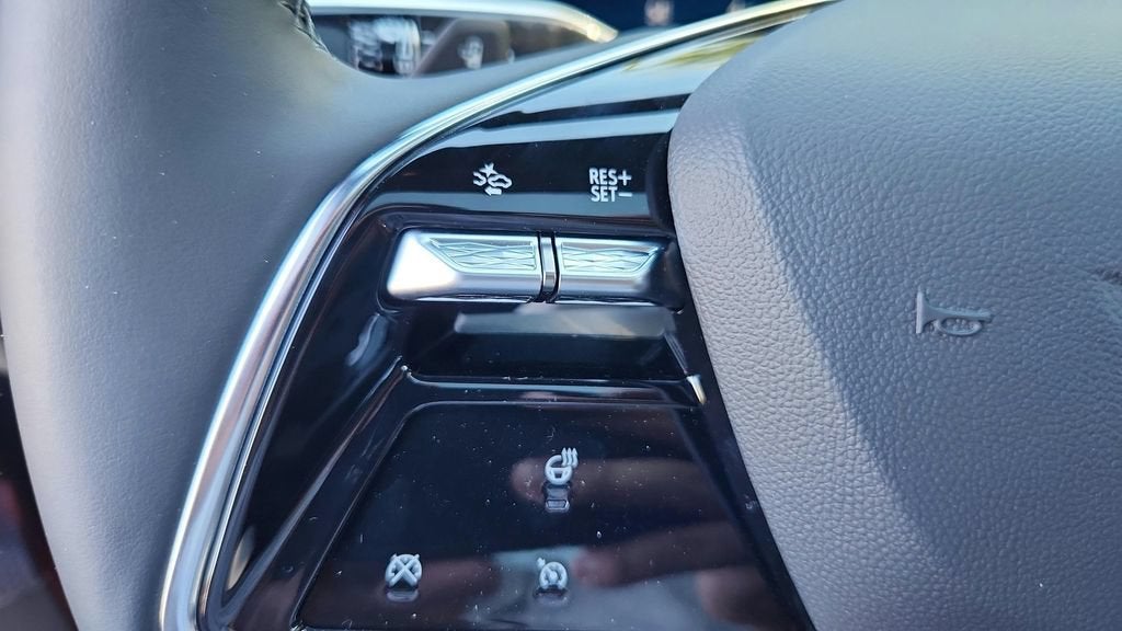 2025 Cadillac LYRIQ Luxury 1