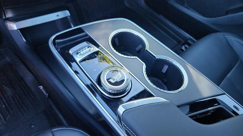 2025 Cadillac LYRIQ Luxury 1