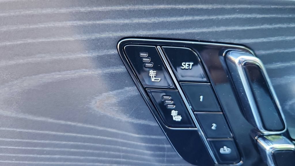 2025 Cadillac LYRIQ Luxury 1
