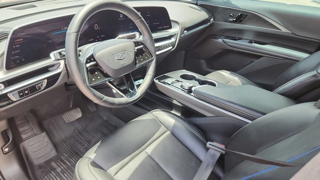 2025 Cadillac LYRIQ Luxury 1