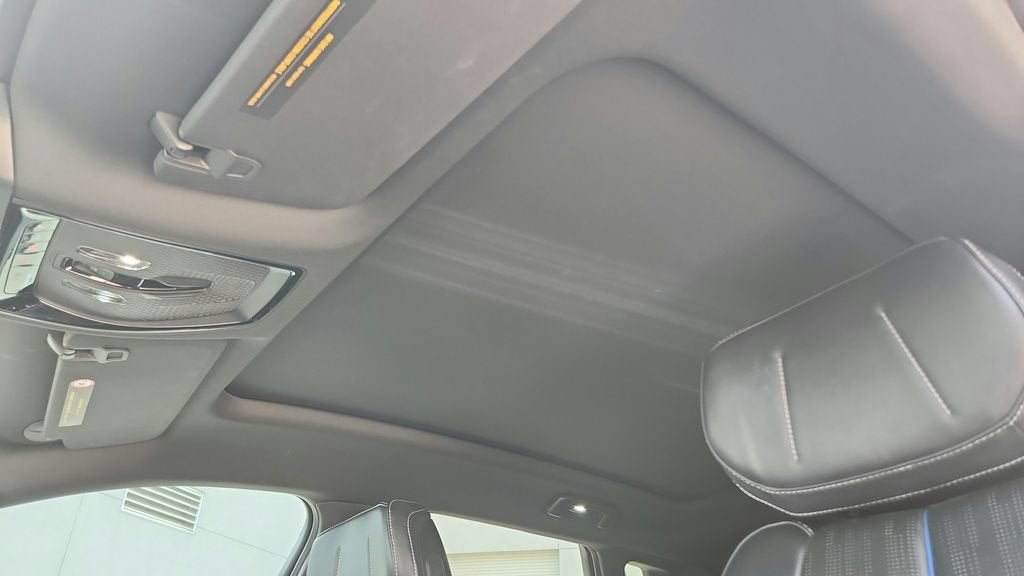 2025 Cadillac LYRIQ Luxury 1