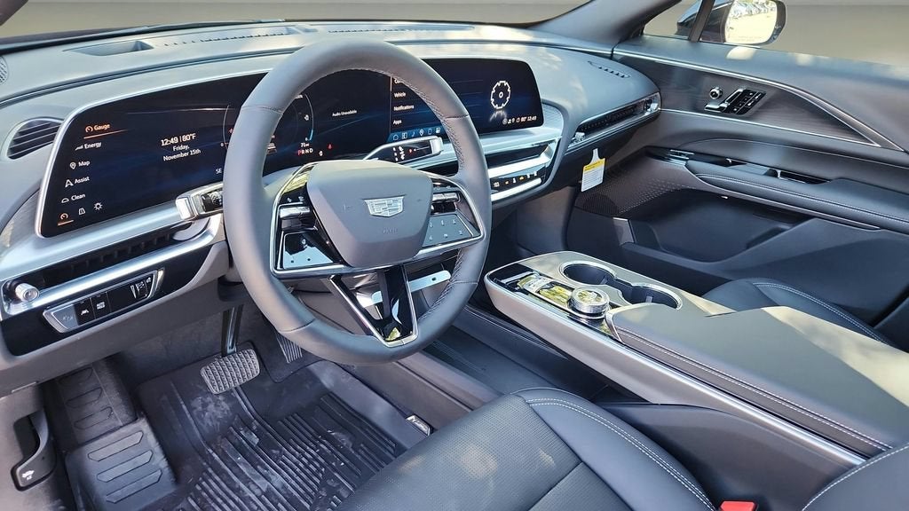 2025 Cadillac LYRIQ Luxury 1