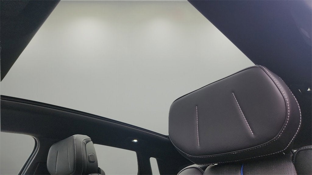 2025 Cadillac LYRIQ Luxury 1