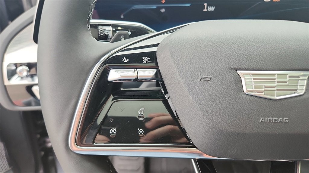 2025 Cadillac LYRIQ Luxury 1