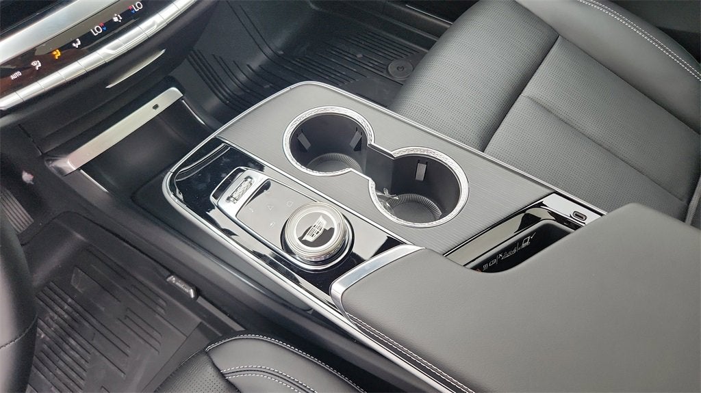 2025 Cadillac LYRIQ Luxury 1