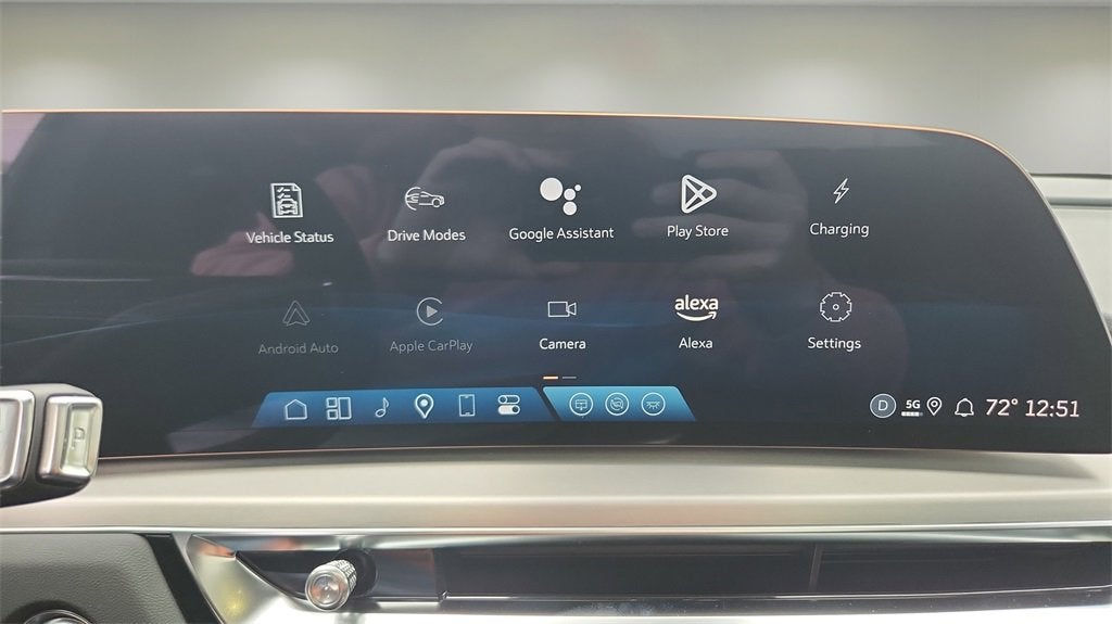 2025 Cadillac LYRIQ Luxury 1