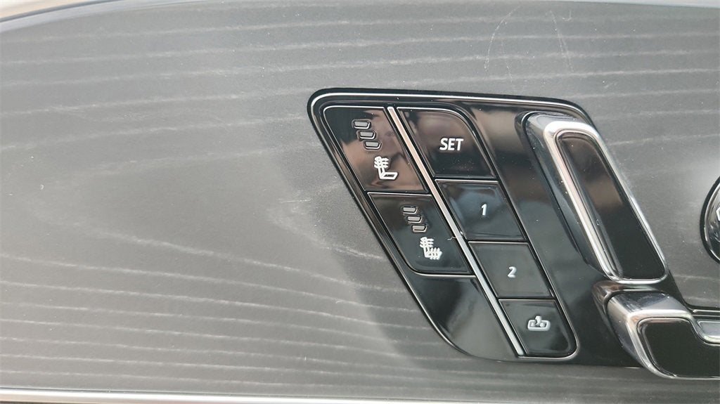 2025 Cadillac LYRIQ Luxury 1