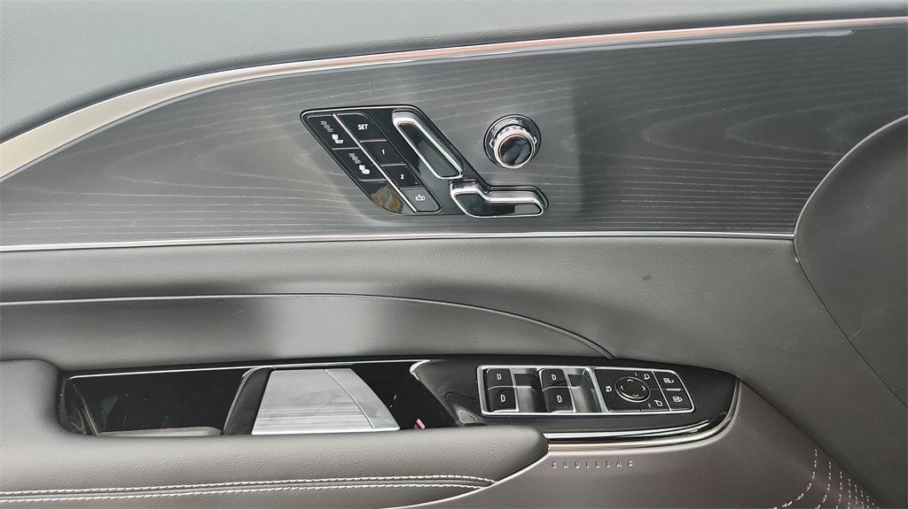 2025 Cadillac LYRIQ Luxury 1