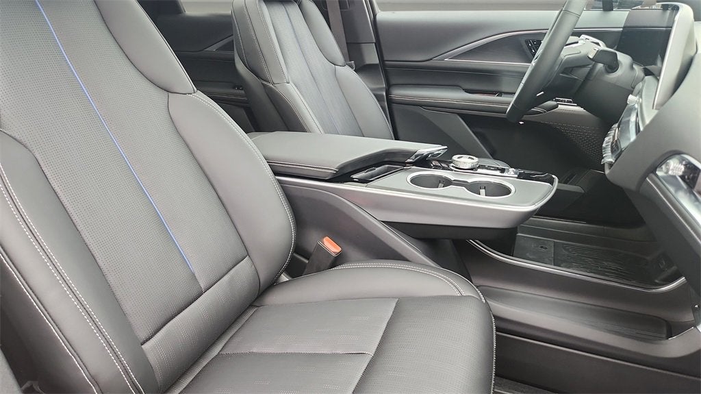 2025 Cadillac LYRIQ Luxury 1