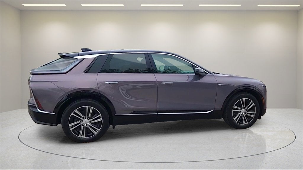 2025 Cadillac LYRIQ Luxury 1