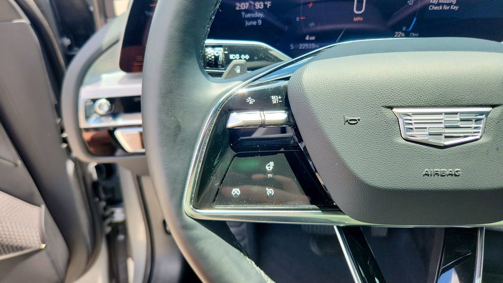 2024 Cadillac LYRIQ Luxury 1