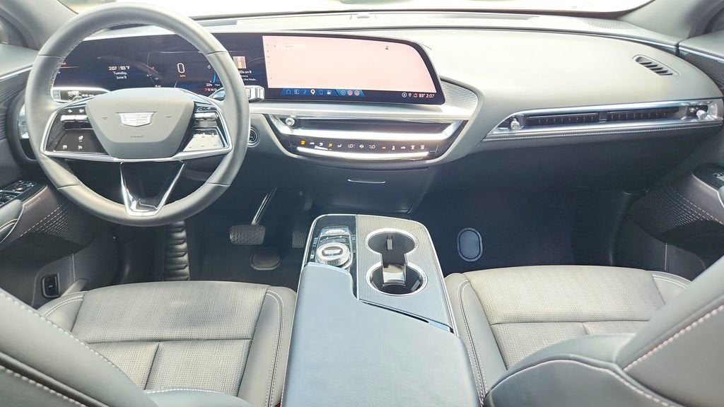 2024 Cadillac LYRIQ Luxury 1