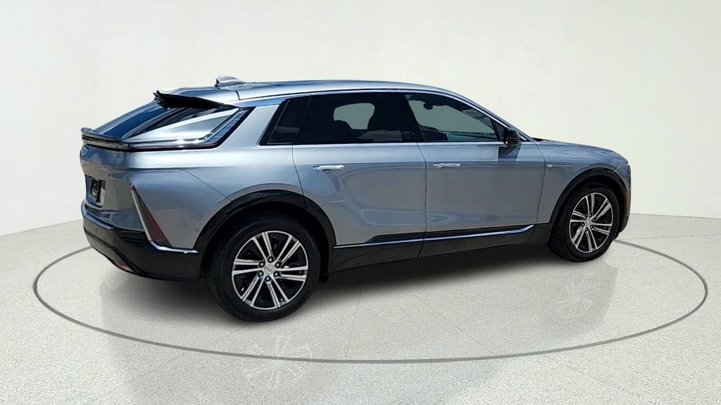 2024 Cadillac LYRIQ Luxury 1