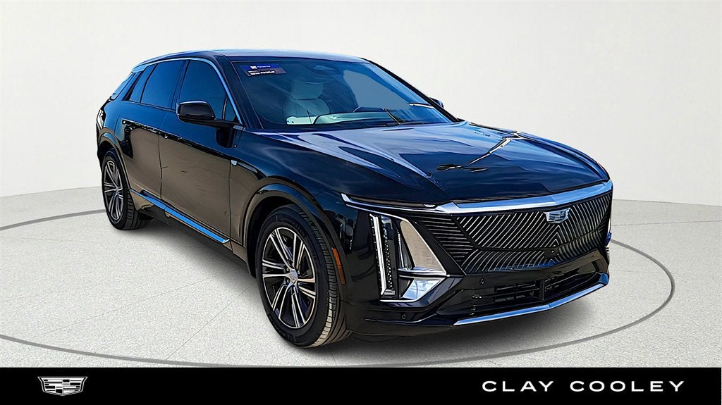 2024 Cadillac LYRIQ Luxury 1