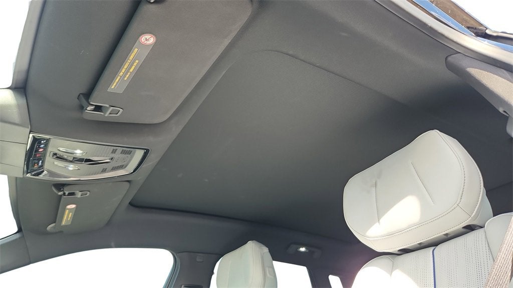 2024 Cadillac LYRIQ Luxury 1