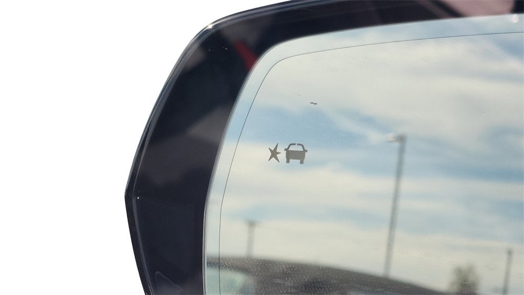 2024 Cadillac LYRIQ Luxury 1