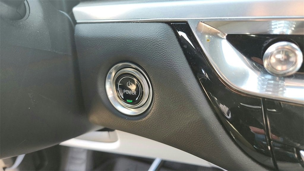 2024 Cadillac LYRIQ Luxury 1