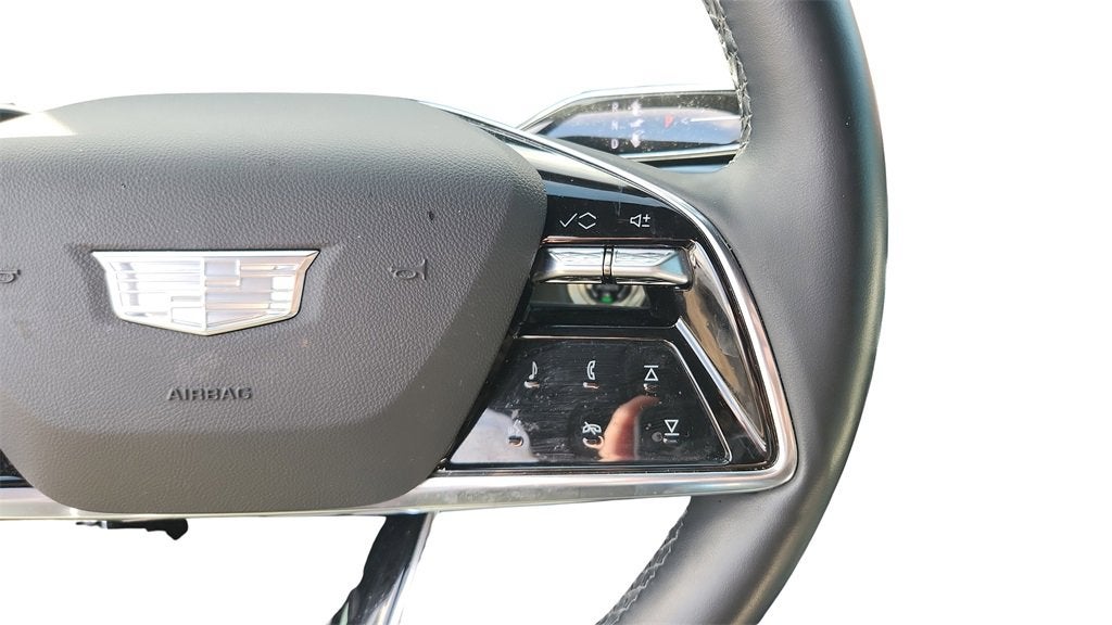 2024 Cadillac LYRIQ Luxury 1