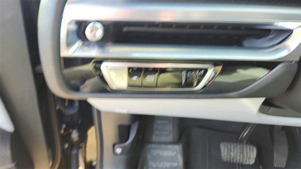 2024 Cadillac LYRIQ Luxury 1