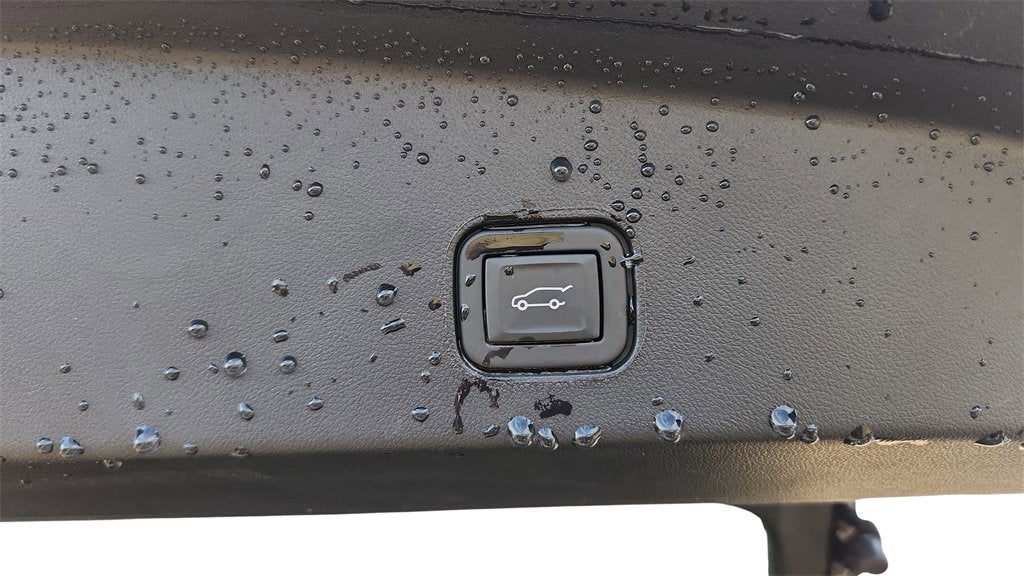 2024 Cadillac LYRIQ Luxury 1