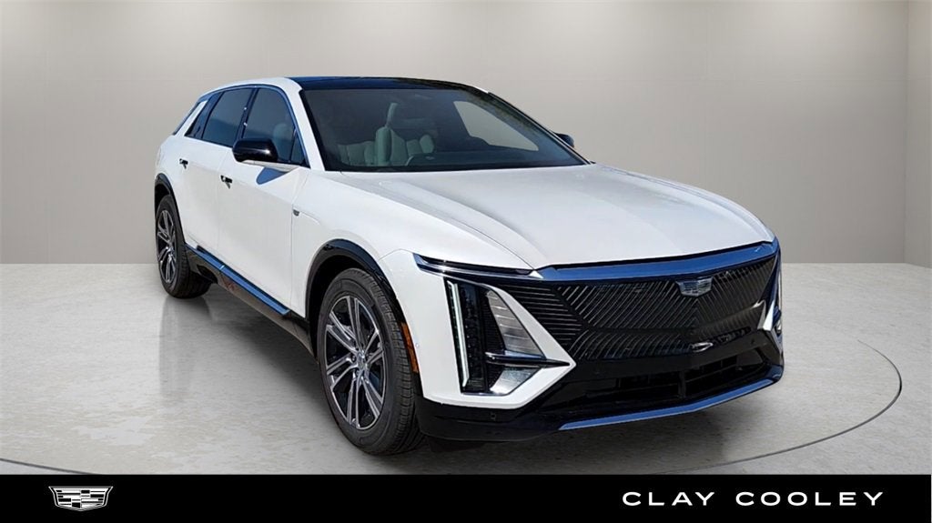 2025 Cadillac LYRIQ Luxury 2
