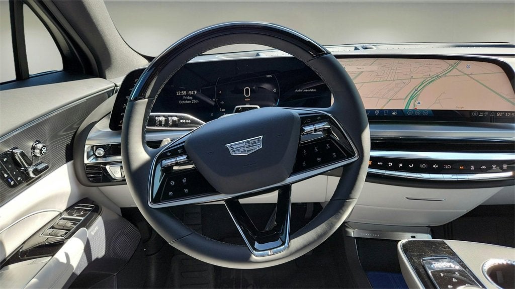 2025 Cadillac LYRIQ Luxury 2