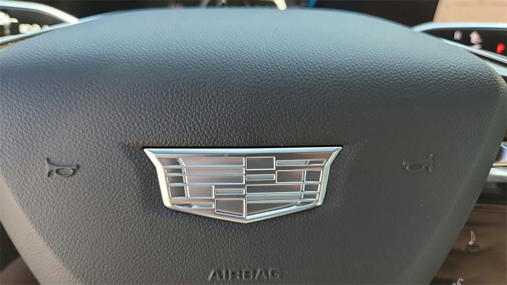 2025 Cadillac LYRIQ Luxury 2