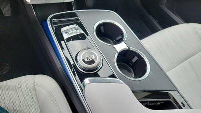 2024 Cadillac LYRIQ Luxury 2