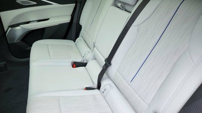 2024 Cadillac LYRIQ Luxury 2
