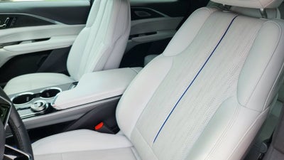 2024 Cadillac LYRIQ Luxury 2