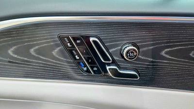 2024 Cadillac LYRIQ Luxury 2