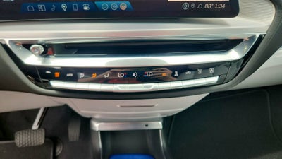 2024 Cadillac LYRIQ Luxury 2