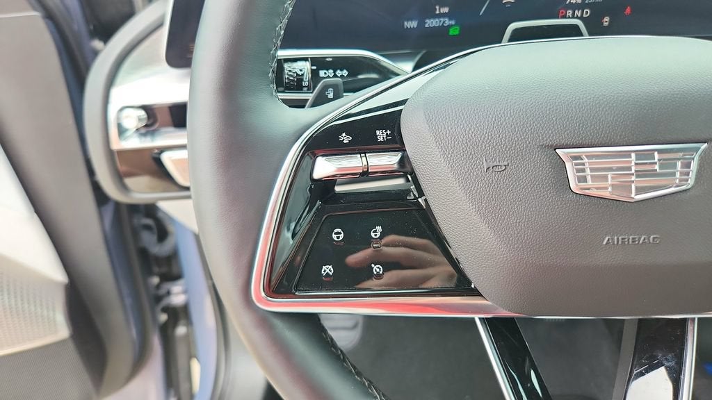 2024 Cadillac LYRIQ Luxury 2