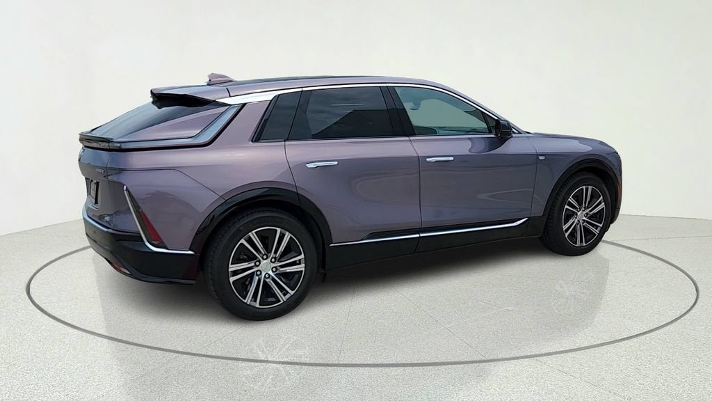 2024 Cadillac LYRIQ Luxury 2