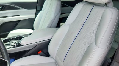 2024 Cadillac LYRIQ Luxury 2