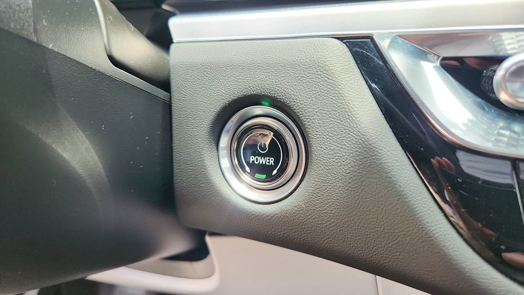 2024 Cadillac LYRIQ Luxury 2