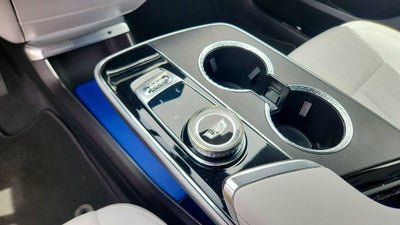 2024 Cadillac LYRIQ Luxury 2