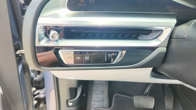 2024 Cadillac LYRIQ Luxury 2