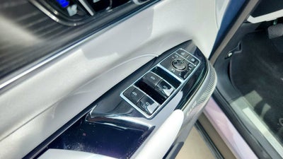 2024 Cadillac LYRIQ Luxury 2
