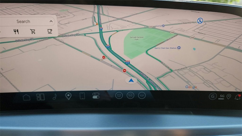 2025 Cadillac LYRIQ Luxury 2