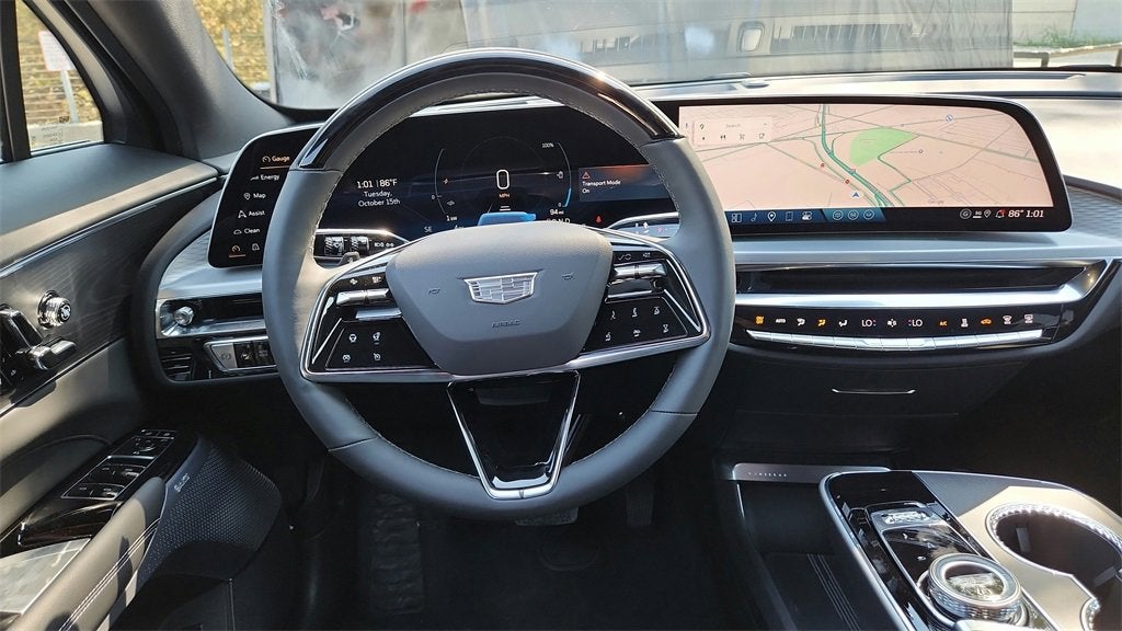 2025 Cadillac LYRIQ Luxury 2