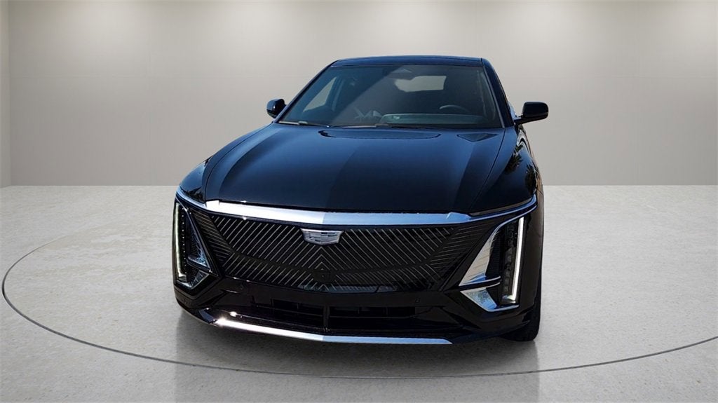 2025 Cadillac LYRIQ Luxury 2