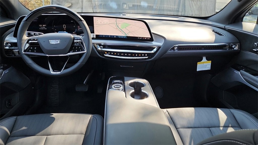 2025 Cadillac LYRIQ Luxury 2