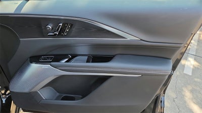 2025 Cadillac LYRIQ Luxury 2