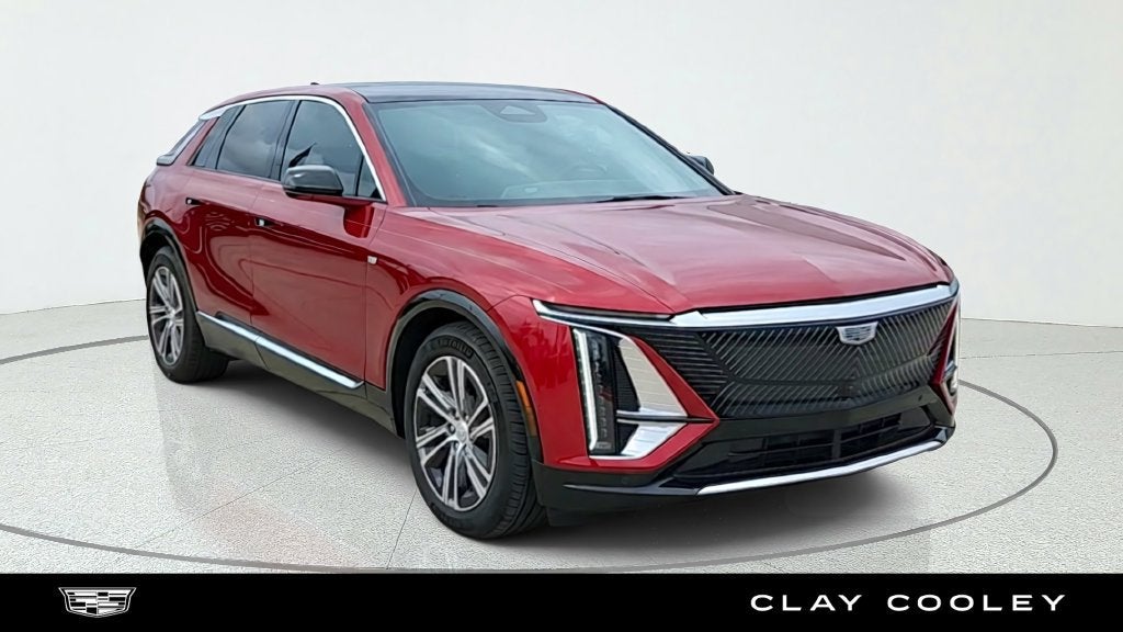 2024 Cadillac LYRIQ Luxury 2
