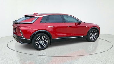 2024 Cadillac LYRIQ Luxury 2
